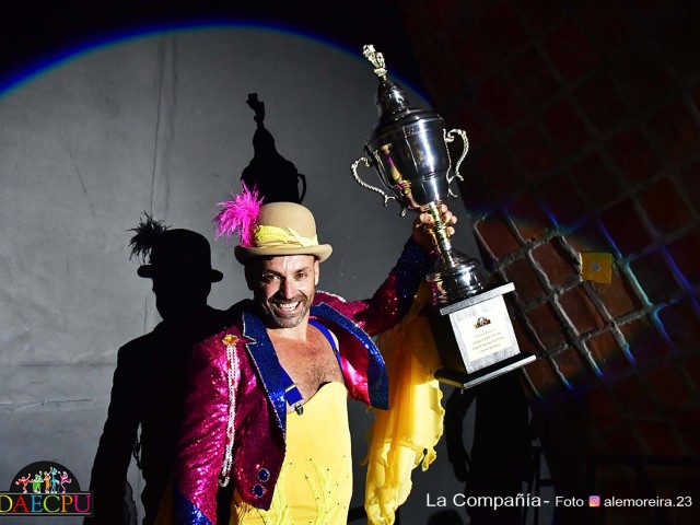 TEATRO-ENTREGA_DE_PREMIOS-01-1120